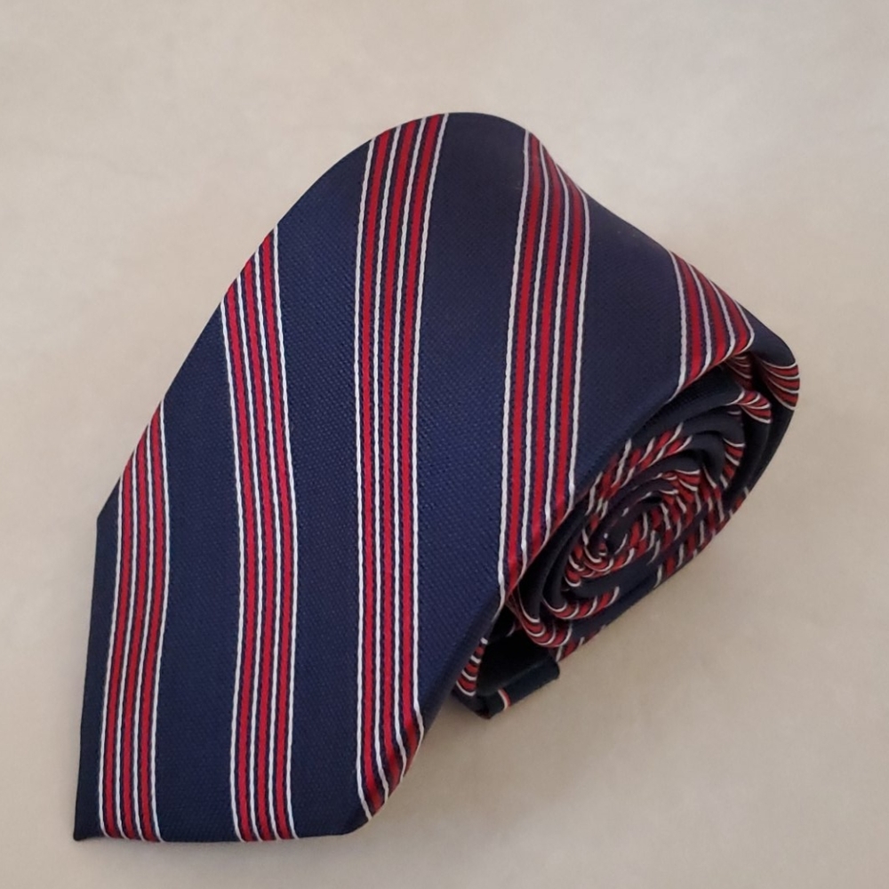 NWT Tommy Hilfiger Men's Diagonal Stripe Tie